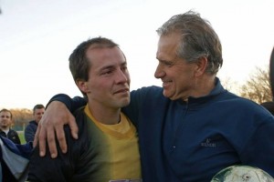 Píttaro abrazado con el DT