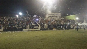 Recibimiento "pirata" al Atlético Río Tercero.