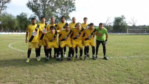 Este equipo presentó la Villa en Cruz del Eje. Habrá que ver quiénes juegan el jueves ante "9" (foto de Abraham Michref).