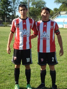 Juan Manuel Ferreyra (derecha) vuelve a Almafuerte pero para jugar en Sportivo Belgrano.