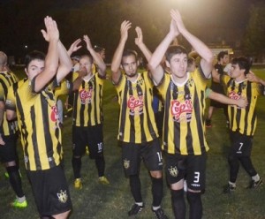 Ascasubi se retira entre aplausos (foto de archivo de Tribuna).
