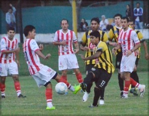Gastón Suárez ante Alumni