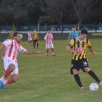 El remate mordido de Harry se transformaría en el 3-0 ante Alumni (foto de Tribuna).