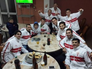 Huracán festejó el pase directo a semifinales (foto de Facebook de Deportivo Huracán).