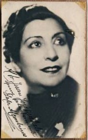 lola_menbrives_02