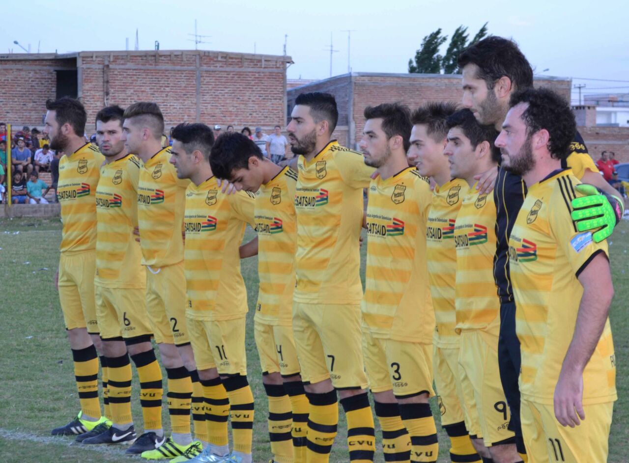 equipo-vecinos-abrazado