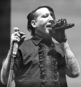 Marilyn_Manson_-_2018153011859_2018-06-01_Rock_am_Ring_-_1D_X_MK_II_-_1181_-_B70I1252