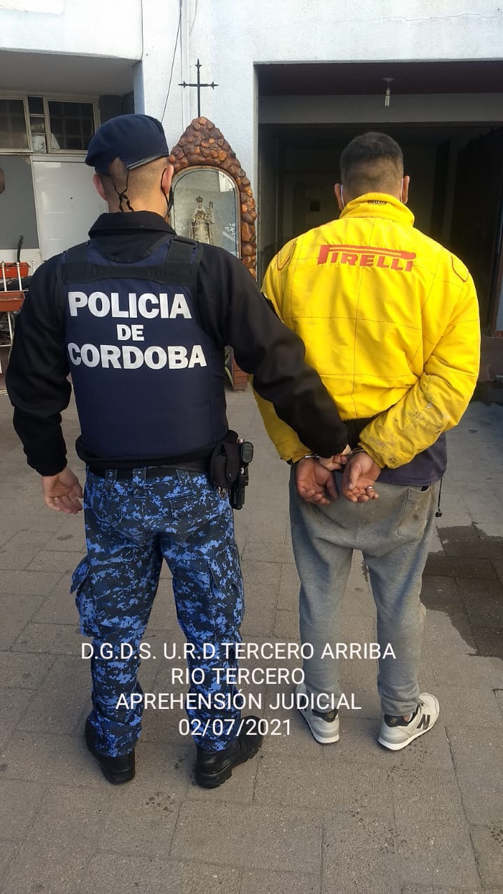 poli 4