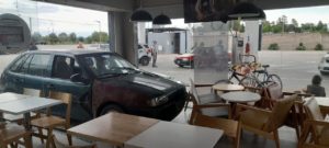 Auto en estación4