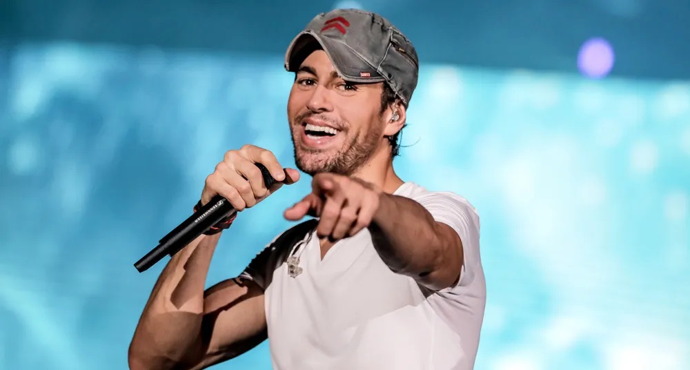1525443129031enrique-iglesias