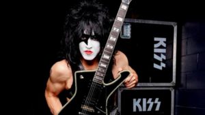 paul-stanley-2014-guitar-world-vertical-web-ok-768x432